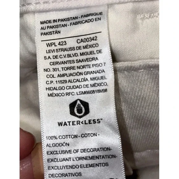 New White Levi's Denizen Womens High Loose A-line Shorts Size 14 - Picture 6 of 6